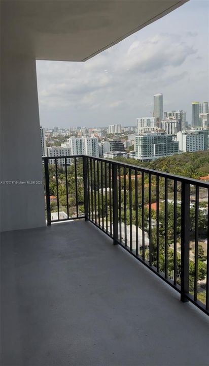 For Sale: $500,000 (1 beds, 1 baths, 1056 Square Feet)