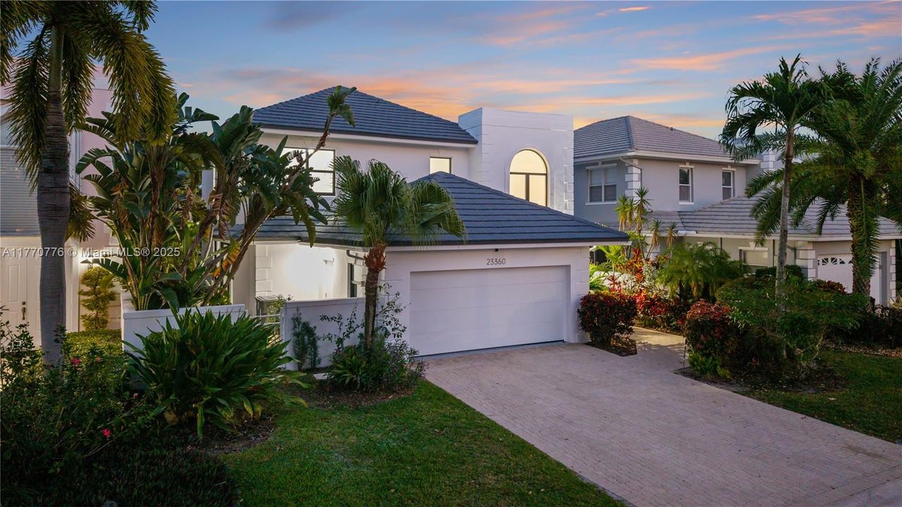 Recently Sold: $1,250,000 (4 beds, 3 baths, 2584 Square Feet)