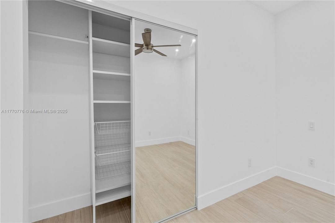 Recently Sold: $1,250,000 (4 beds, 3 baths, 2584 Square Feet)