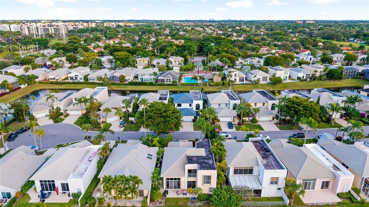 Recently Sold: $1,250,000 (4 beds, 3 baths, 2584 Square Feet)