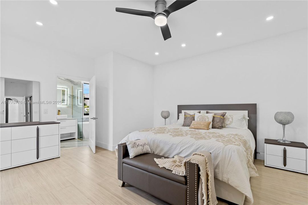 Recently Sold: $1,250,000 (4 beds, 3 baths, 2584 Square Feet)