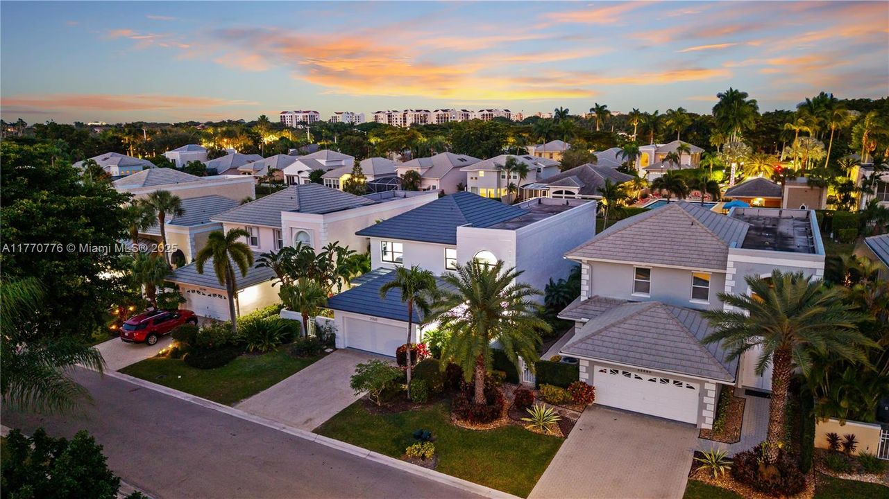 Recently Sold: $1,250,000 (4 beds, 3 baths, 2584 Square Feet)