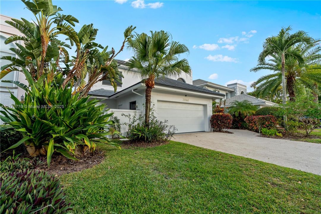 Recently Sold: $1,250,000 (4 beds, 3 baths, 2584 Square Feet)