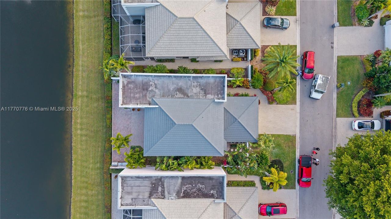 Recently Sold: $1,250,000 (4 beds, 3 baths, 2584 Square Feet)