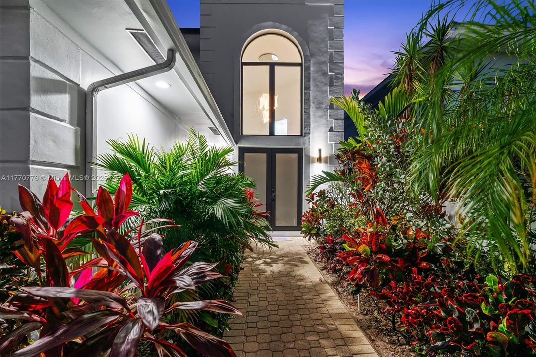 Recently Sold: $1,250,000 (4 beds, 3 baths, 2584 Square Feet)