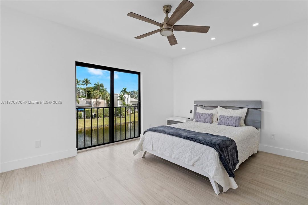 Recently Sold: $1,250,000 (4 beds, 3 baths, 2584 Square Feet)