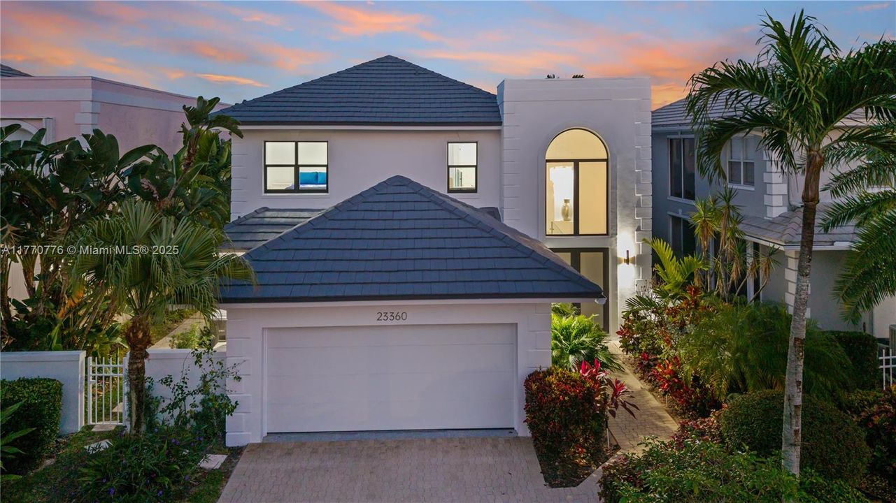 Recently Sold: $1,250,000 (4 beds, 3 baths, 2584 Square Feet)