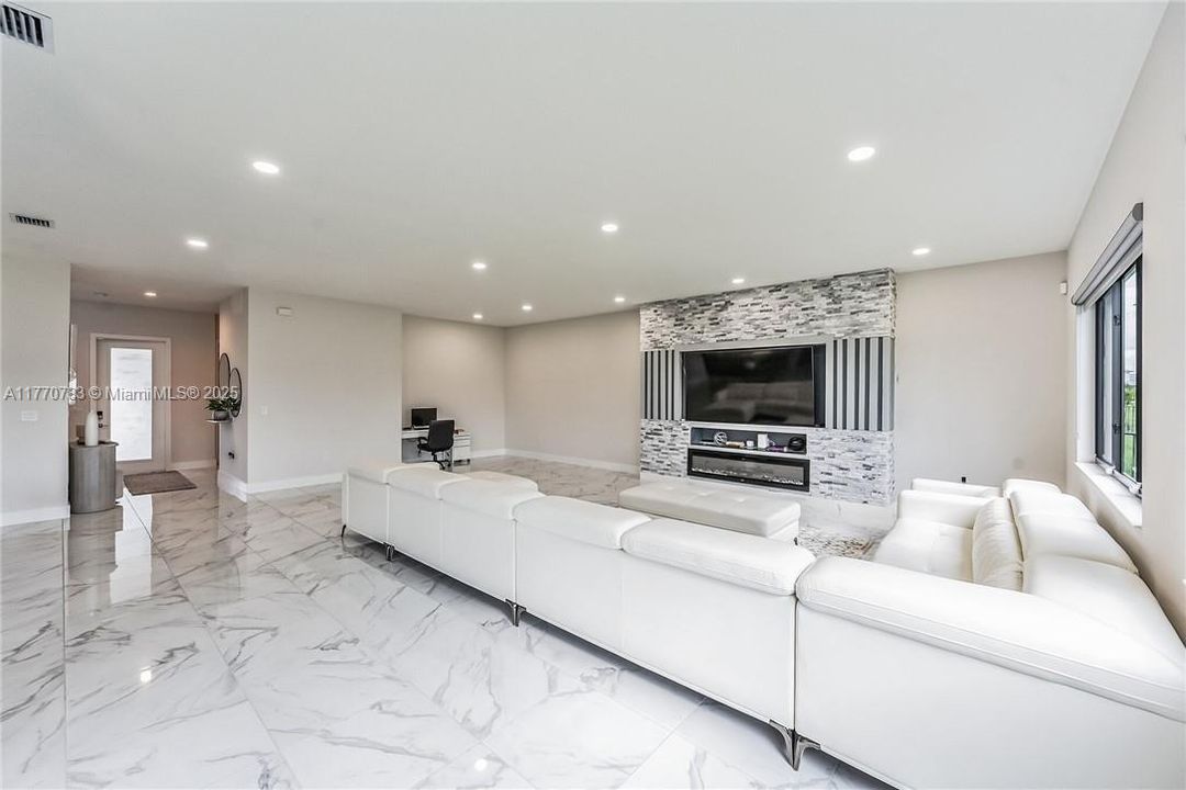 For Rent: $4,500 (4 beds, 3 baths, 0 Square Feet)