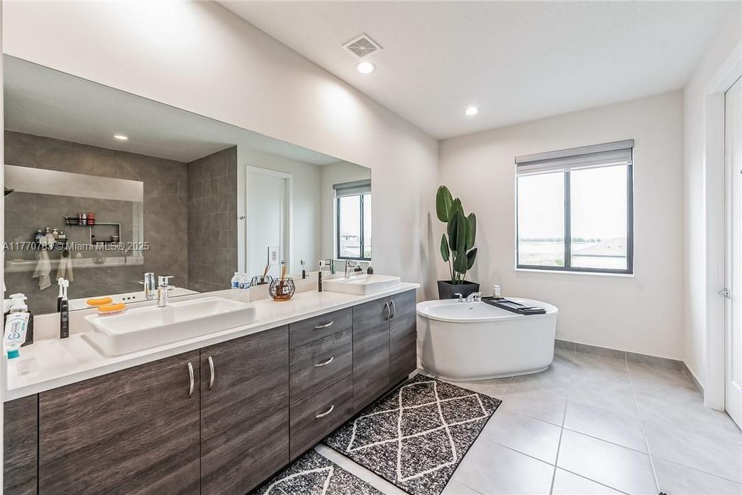 For Rent: $4,500 (4 beds, 3 baths, 0 Square Feet)