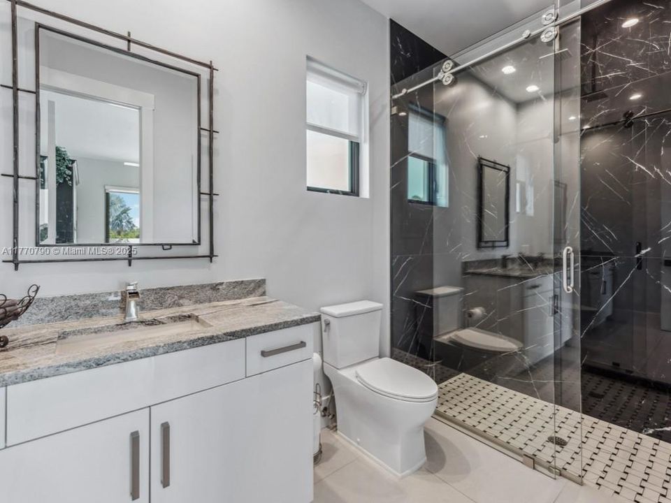 For Sale: $3,990,000 (4 beds, 4 baths, 4285 Square Feet)