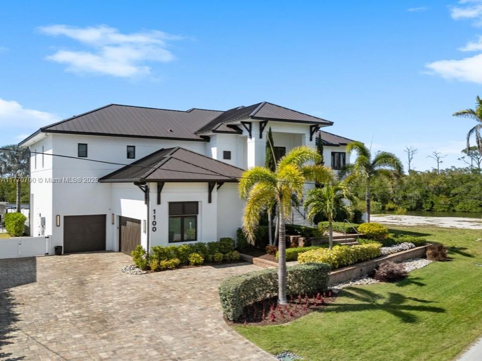 For Sale: $3,990,000 (4 beds, 4 baths, 4285 Square Feet)