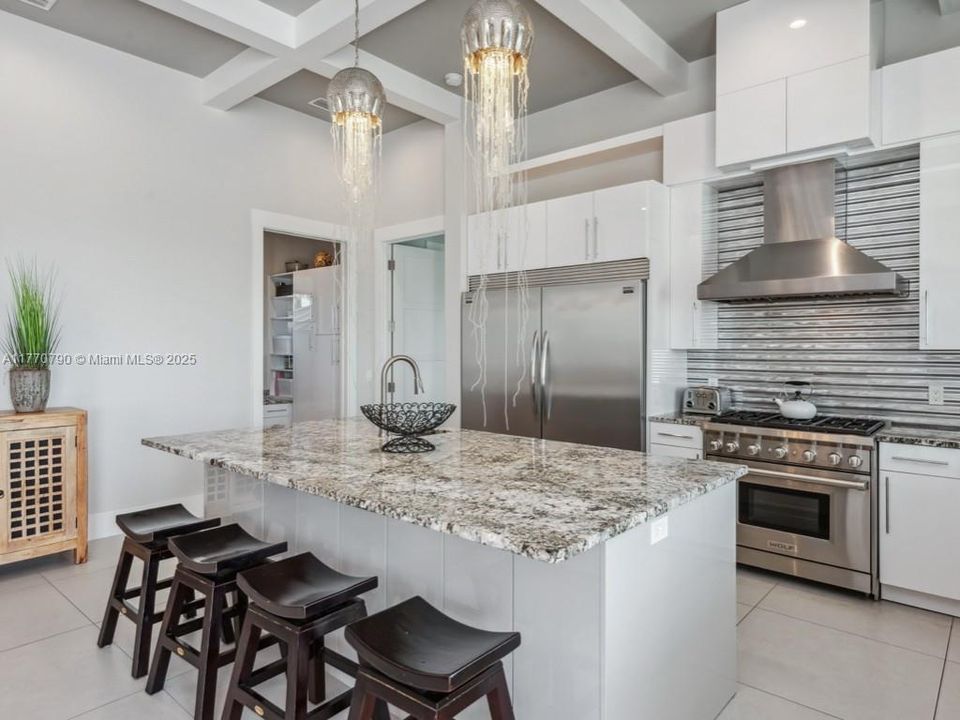 For Sale: $3,990,000 (4 beds, 4 baths, 4285 Square Feet)