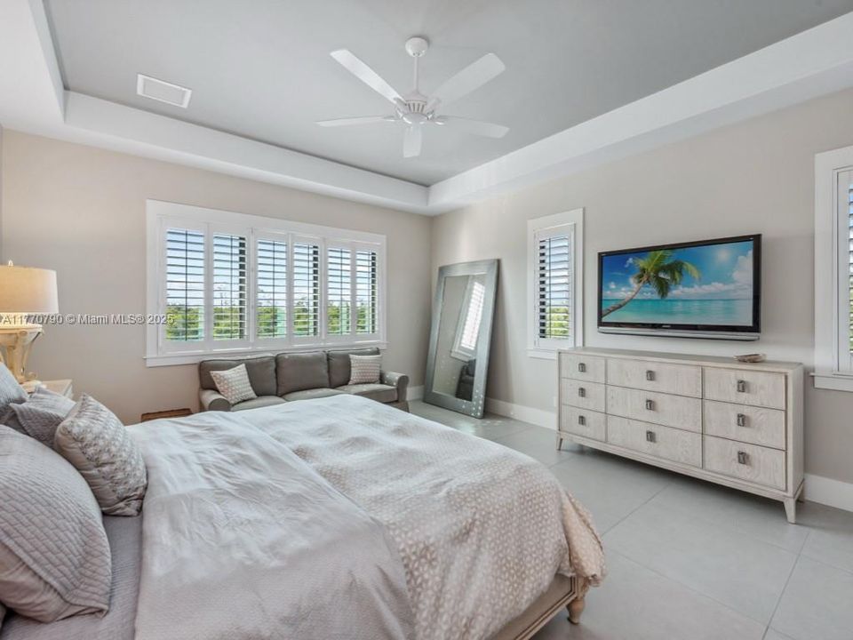 For Sale: $3,990,000 (4 beds, 4 baths, 4285 Square Feet)