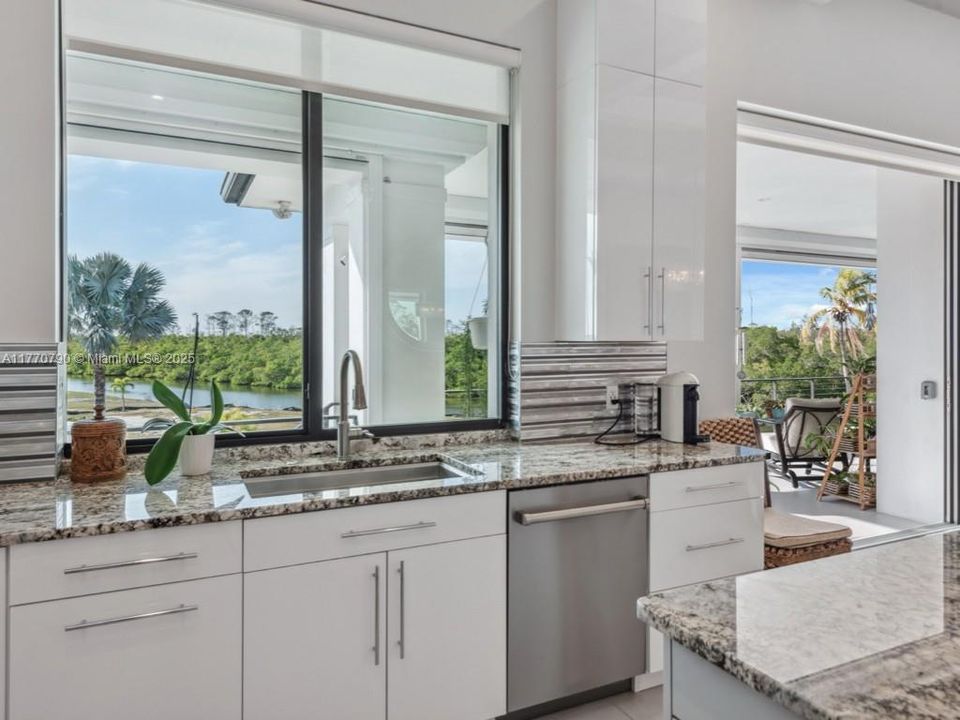 For Sale: $3,990,000 (4 beds, 4 baths, 4285 Square Feet)