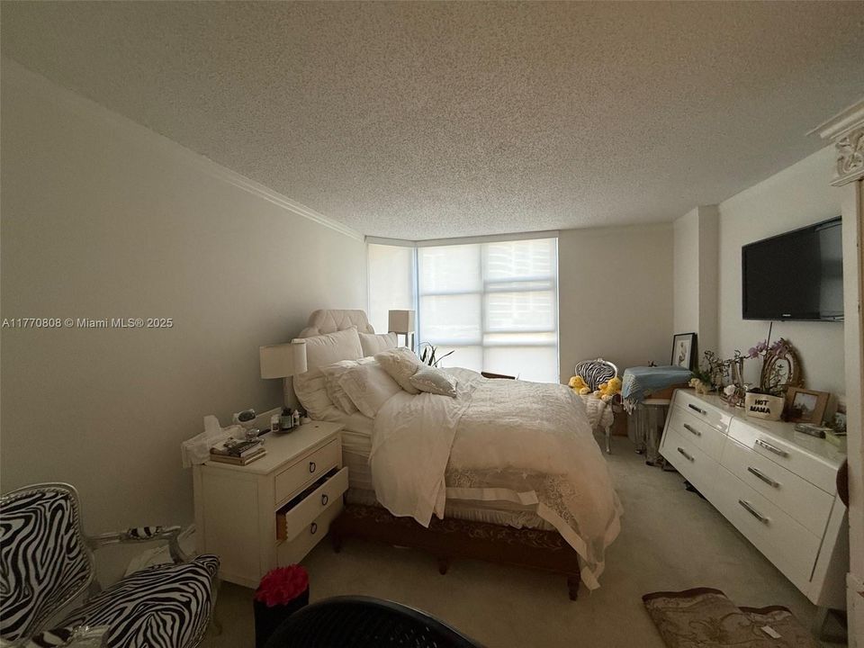 Recently Sold: $399,000 (2 beds, 2 baths, 1181 Square Feet)