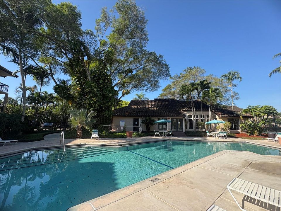 Recently Rented: $1,690 (1 beds, 1 baths, 620 Square Feet)