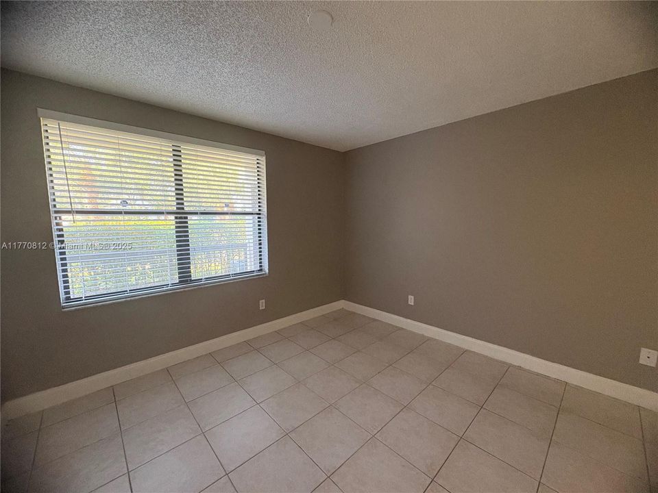 Recently Rented: $1,690 (1 beds, 1 baths, 620 Square Feet)