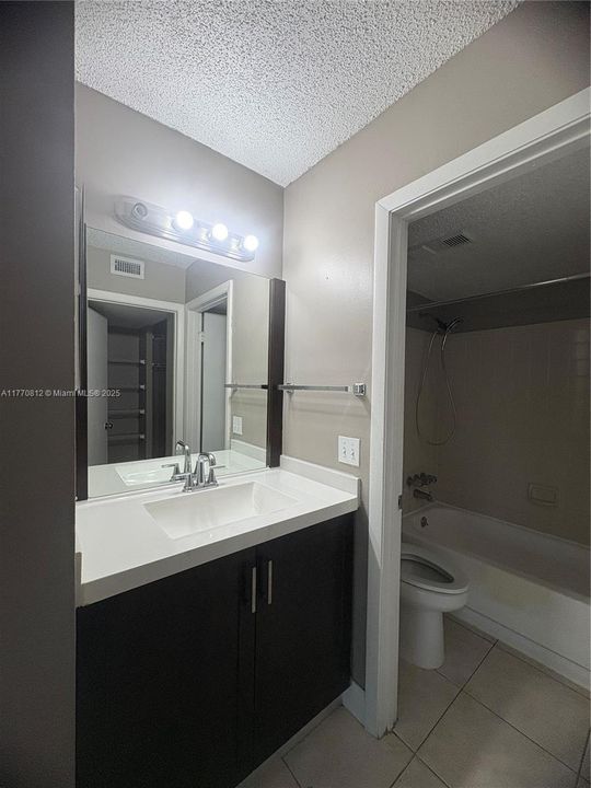 Recently Rented: $1,690 (1 beds, 1 baths, 620 Square Feet)