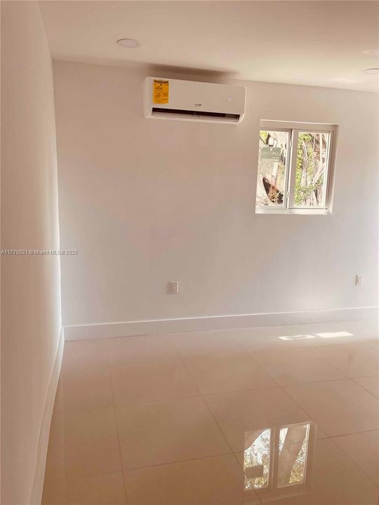 Недавно арендовано: $1,200 (1 спален, 1 ванн, 500 Квадратных фут)