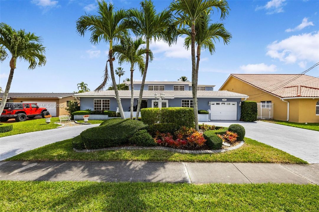 Vendido Recientemente: $879,000 (4 camas, 3 baños, 2997 Pies cuadrados)