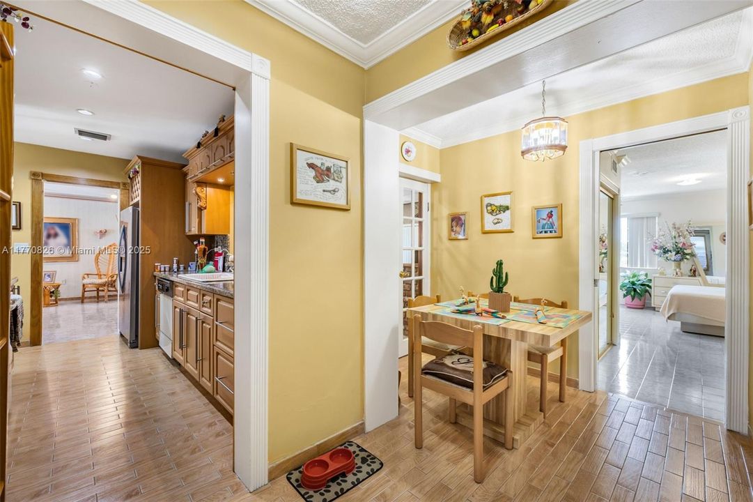 Vendido Recientemente: $879,000 (4 camas, 3 baños, 2997 Pies cuadrados)