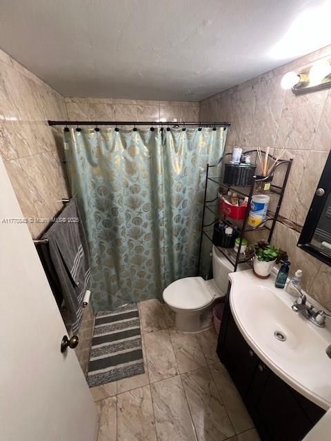 For Sale: $224,900 (1 beds, 1 baths, 705 Square Feet)