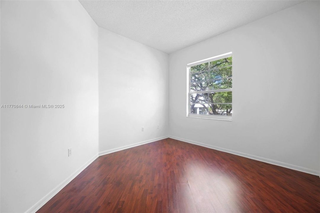 最近租的: $2,500 (2 贝兹, 2 浴室, 1083 平方英尺)