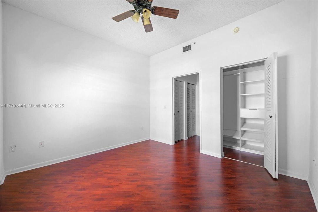 最近租的: $2,500 (2 贝兹, 2 浴室, 1083 平方英尺)