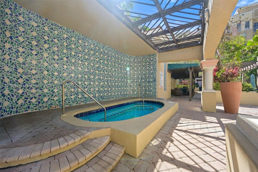 最近租的: $2,500 (2 贝兹, 2 浴室, 1083 平方英尺)