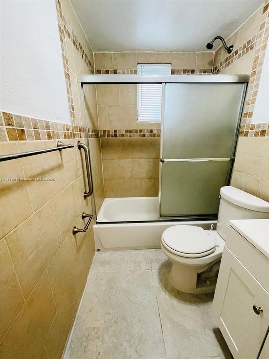 На продажу: $159,900 (0 спален, 1 ванн, 394 Квадратных фут)