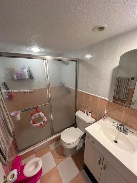 For Sale: $224,900 (1 beds, 1 baths, 695 Square Feet)