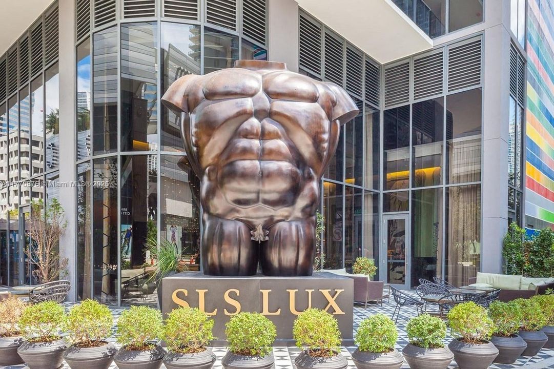 For Sale: $649,000 (1 beds, 2 baths, 849 Square Feet)