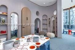 For Sale: $649,000 (1 beds, 2 baths, 849 Square Feet)