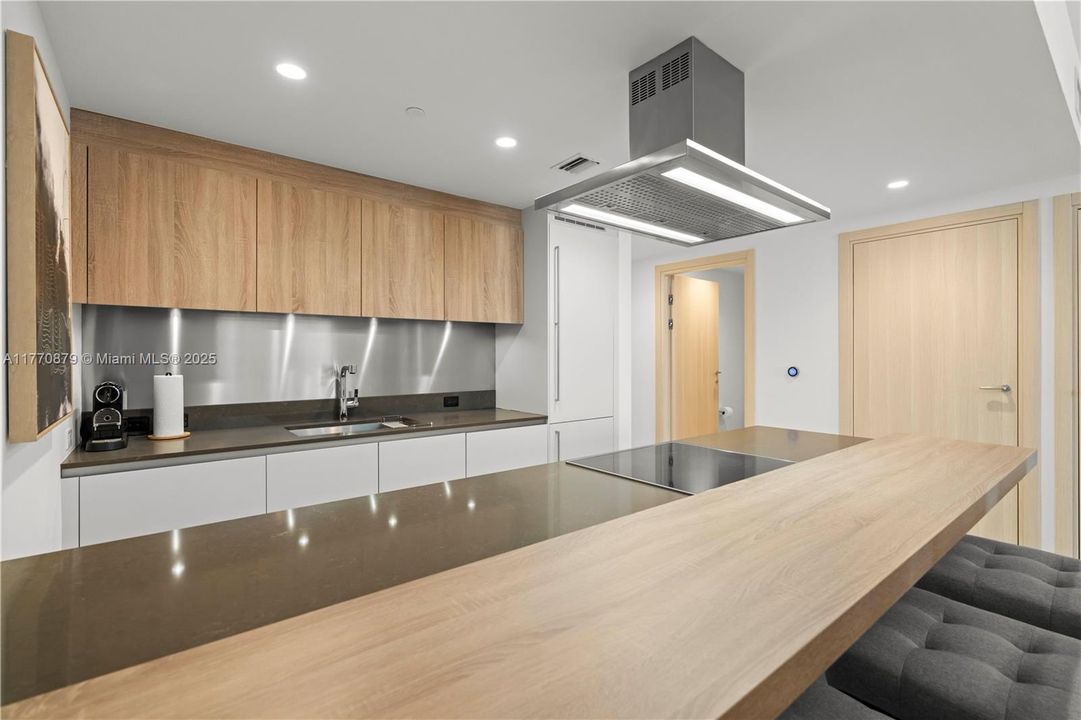 最近租的: $5,350 (1 贝兹, 1 浴室, 829 平方英尺)