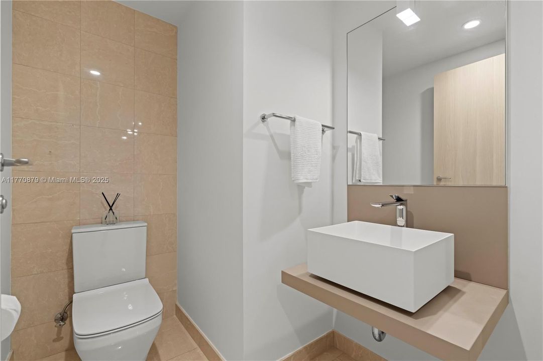 最近租的: $5,350 (1 贝兹, 1 浴室, 829 平方英尺)