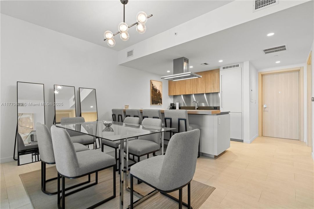 最近租的: $5,350 (1 贝兹, 1 浴室, 829 平方英尺)