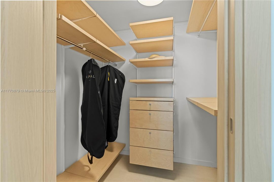 最近租的: $5,350 (1 贝兹, 1 浴室, 829 平方英尺)