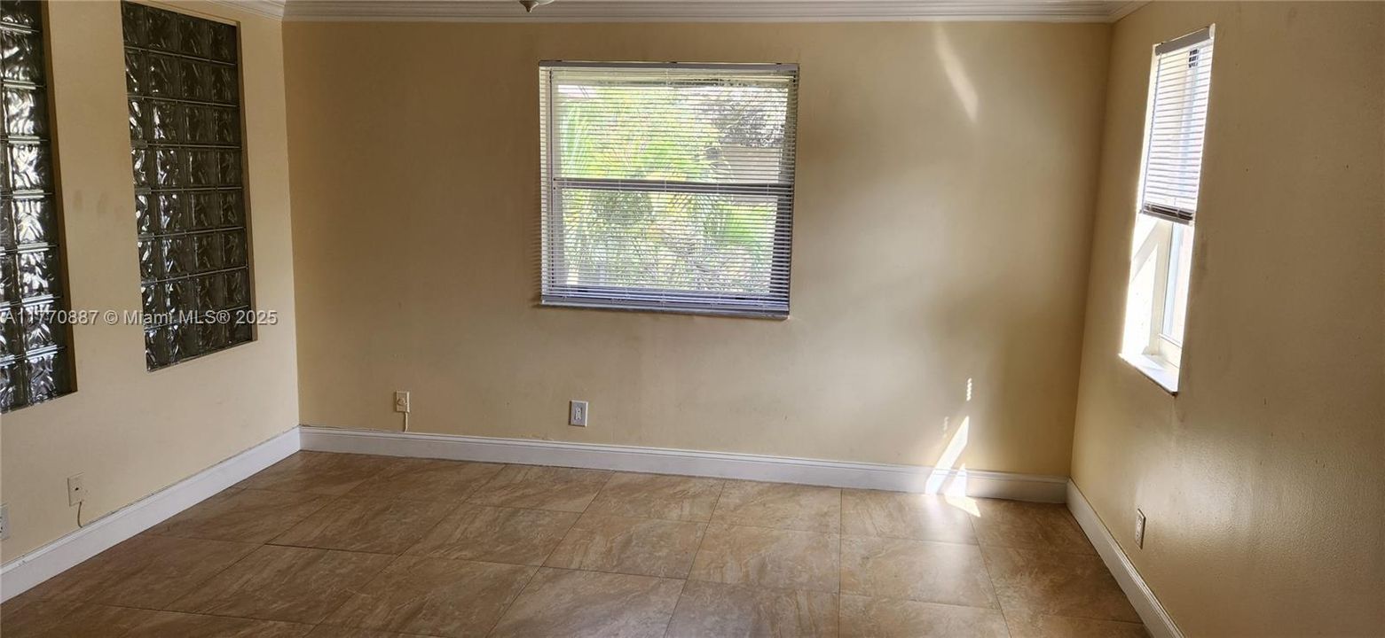 For Sale: $244,000 (2 beds, 2 baths, 1150 Square Feet)