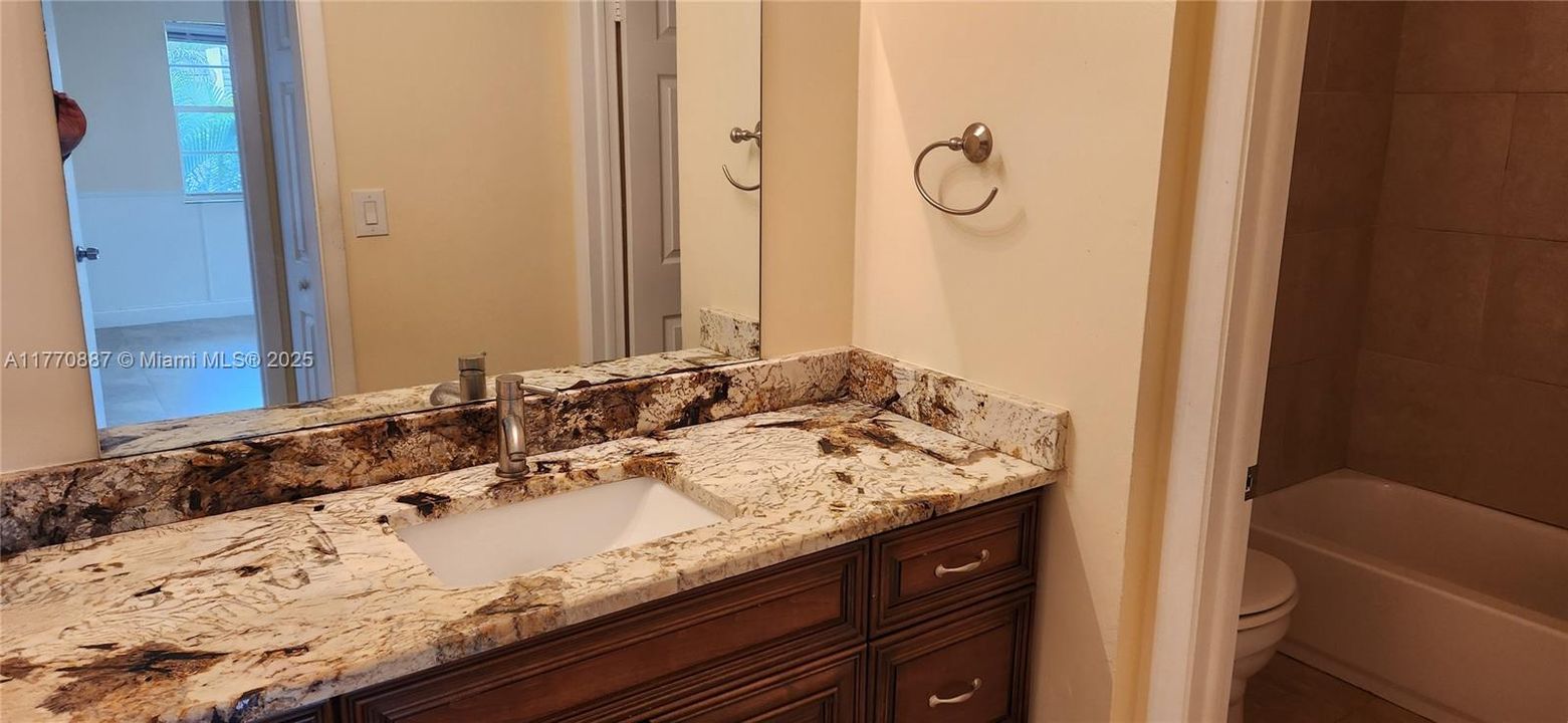 For Sale: $244,000 (2 beds, 2 baths, 1150 Square Feet)