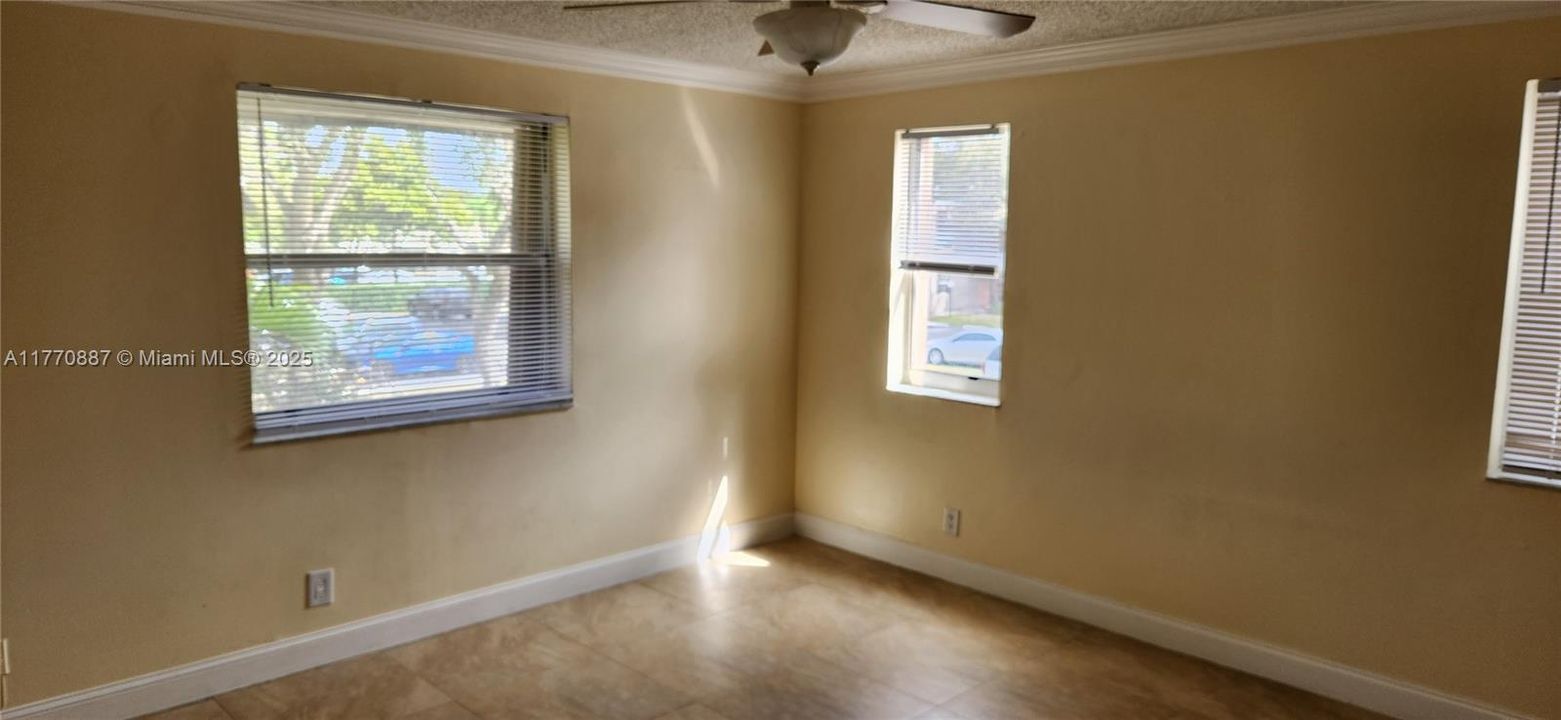 For Sale: $244,000 (2 beds, 2 baths, 1150 Square Feet)