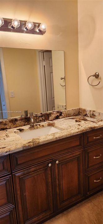 For Sale: $244,000 (2 beds, 2 baths, 1150 Square Feet)