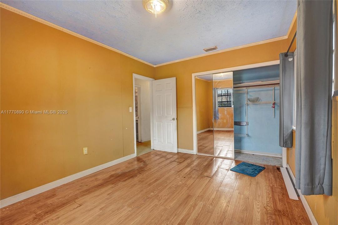 Recently Sold: $419,000 (3 beds, 2 baths, 1385 Square Feet)