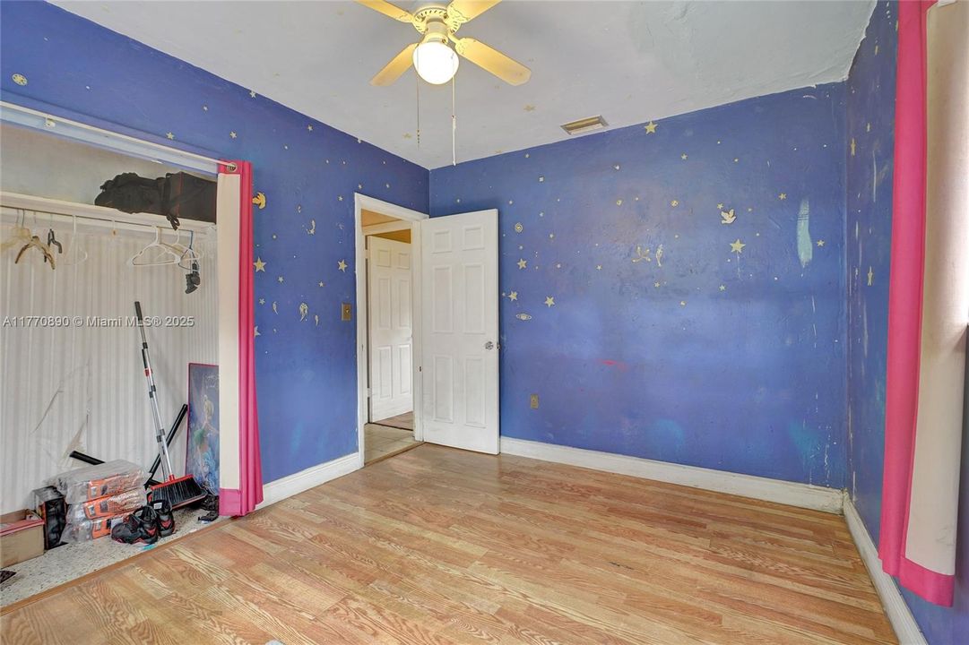 Recently Sold: $419,000 (3 beds, 2 baths, 1385 Square Feet)