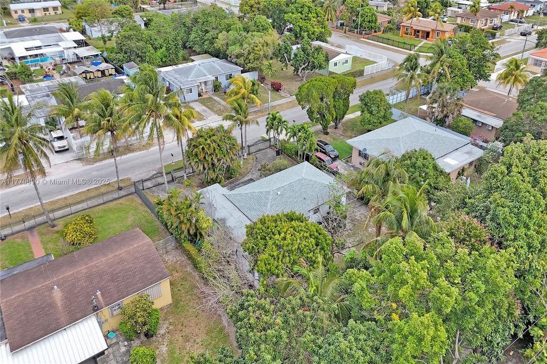 Recently Sold: $419,000 (3 beds, 2 baths, 1385 Square Feet)