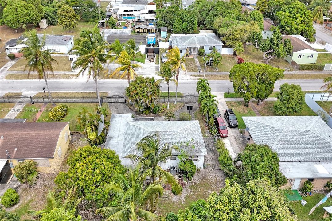 Recently Sold: $419,000 (3 beds, 2 baths, 1385 Square Feet)