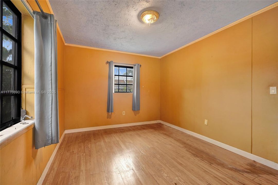 Recently Sold: $419,000 (3 beds, 2 baths, 1385 Square Feet)