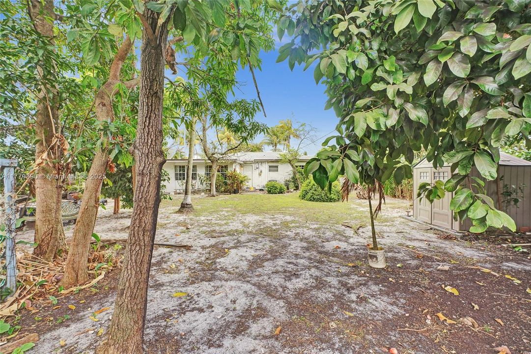 Recently Sold: $419,000 (3 beds, 2 baths, 1385 Square Feet)