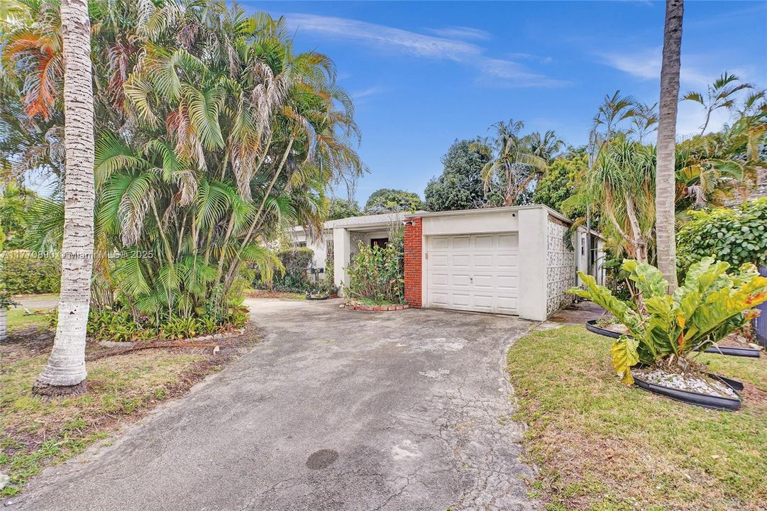 Recently Sold: $419,000 (3 beds, 2 baths, 1385 Square Feet)