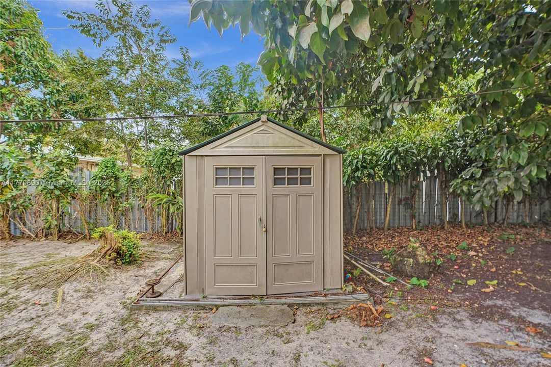 Recently Sold: $419,000 (3 beds, 2 baths, 1385 Square Feet)