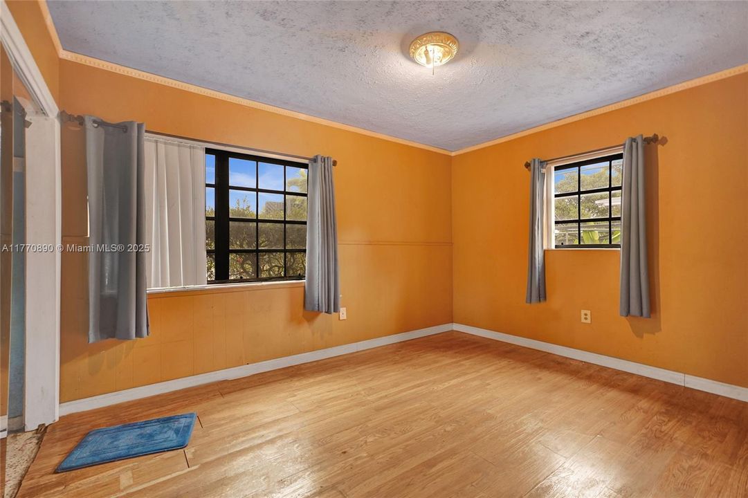 Recently Sold: $419,000 (3 beds, 2 baths, 1385 Square Feet)